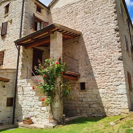 Holiday home Cottege In Pietra Sul Fiume Frontone