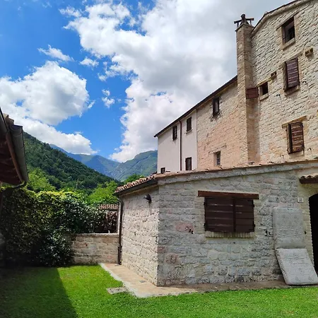 Cottege In Pietra Sul Fiume Holiday home *